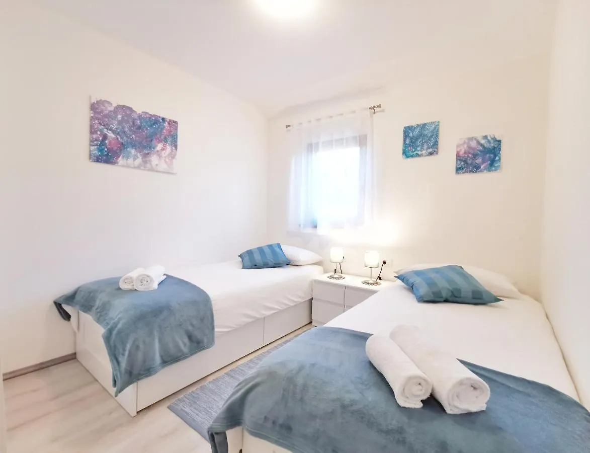 Apartment Marina Umag 0*,